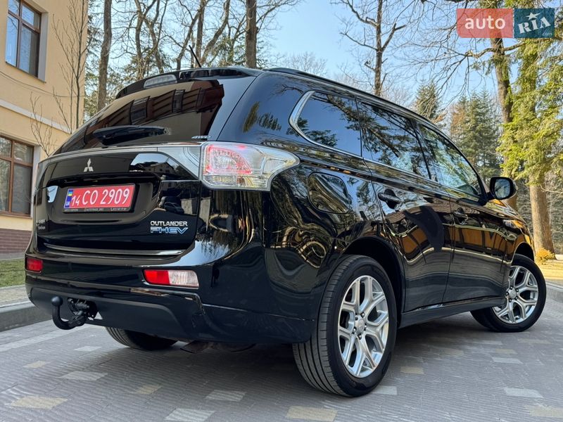 Внедорожник / Кроссовер Mitsubishi Outlander 2014 в Дрогобыче