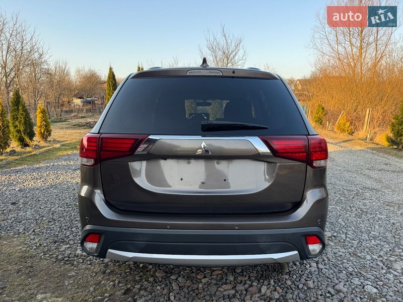 Внедорожник / Кроссовер Mitsubishi Outlander 2016 в Яворове фото 8 Внедорожник / Кроссовер Mitsubishi Outlander 2016 в Яворове