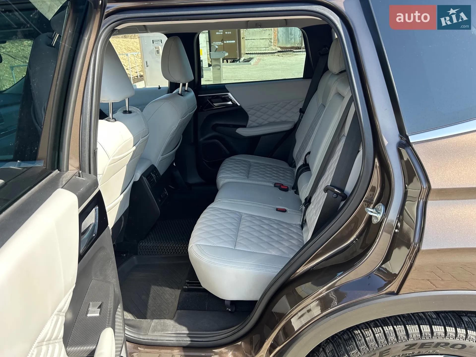 2023 Mitsubishi Outlander - мініатюра 14