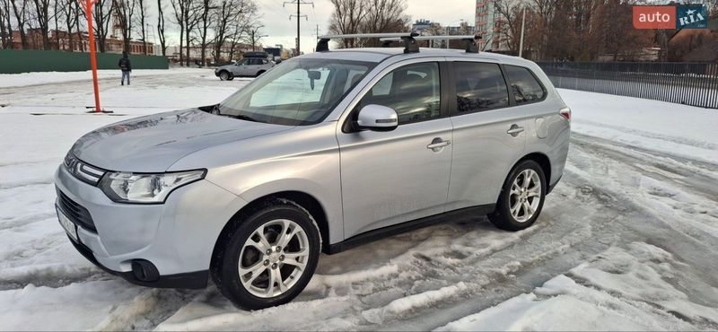 Mitsubishi Outlander 2013