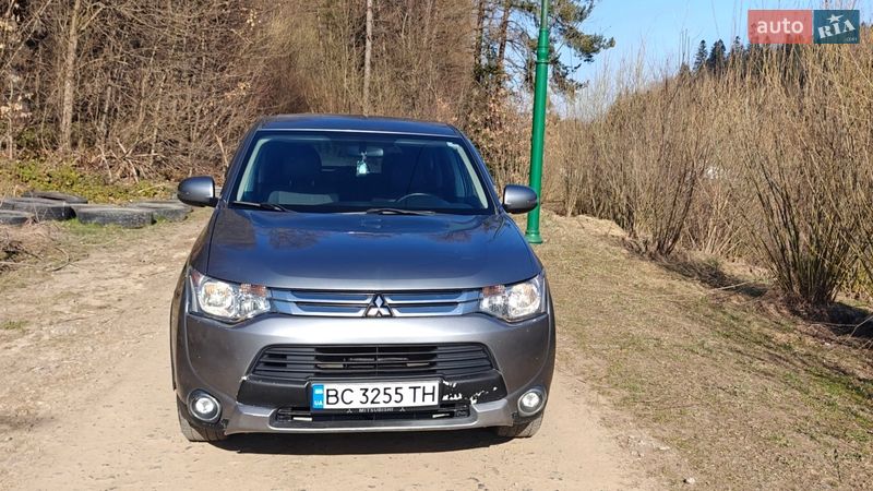 Mitsubishi Outlander 2015