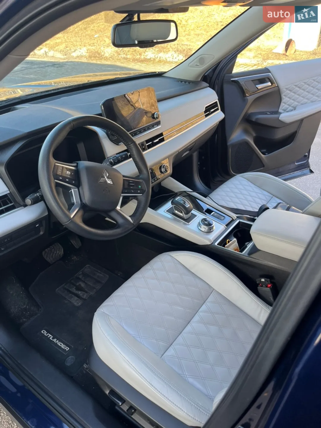 2023 Mitsubishi Outlander - мініатюра 14