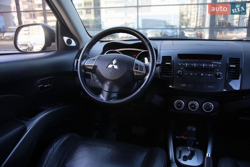 Внедорожник / Кроссовер Mitsubishi Outlander 2008 в Харькове