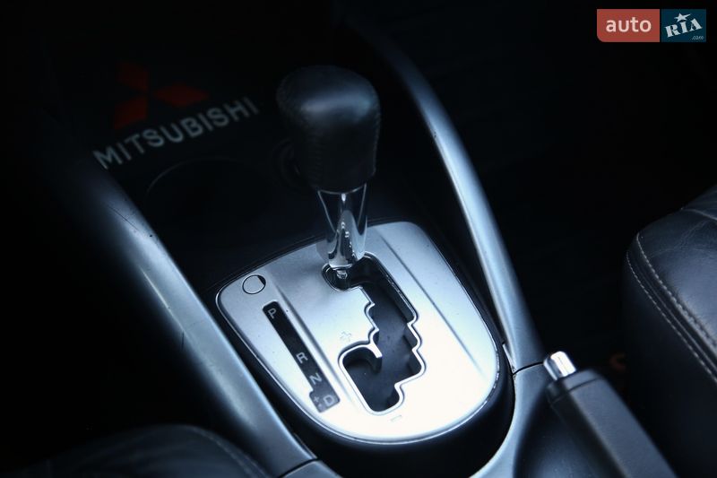 Внедорожник / Кроссовер Mitsubishi Outlander 2008 в Харькове