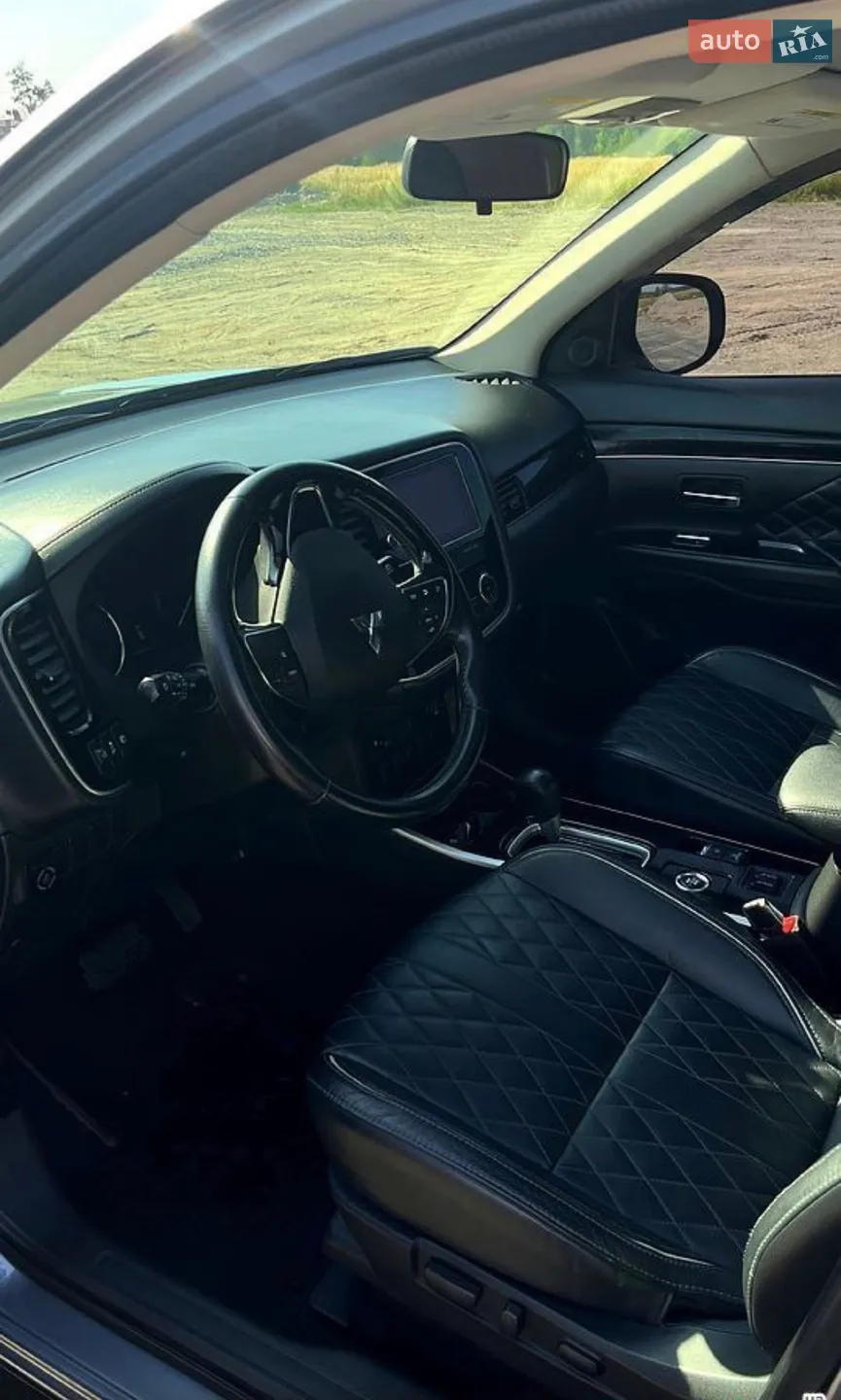 2017 Mitsubishi Outlander - мініатюра 3