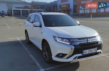 Позашляховик / Кросовер Mitsubishi Outlander 2021 в Броварах