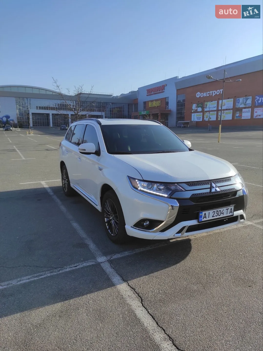 2021 Mitsubishi Outlander - фото 1