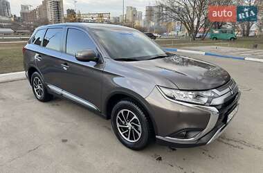 Внедорожник / Кроссовер Mitsubishi Outlander 2021 в Киеве