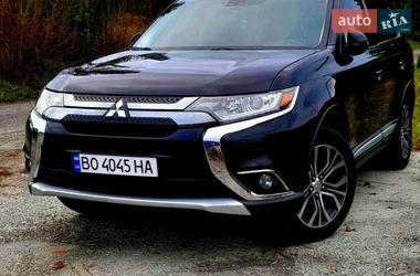 Внедорожник / Кроссовер Mitsubishi Outlander 2016 в Бучаче
