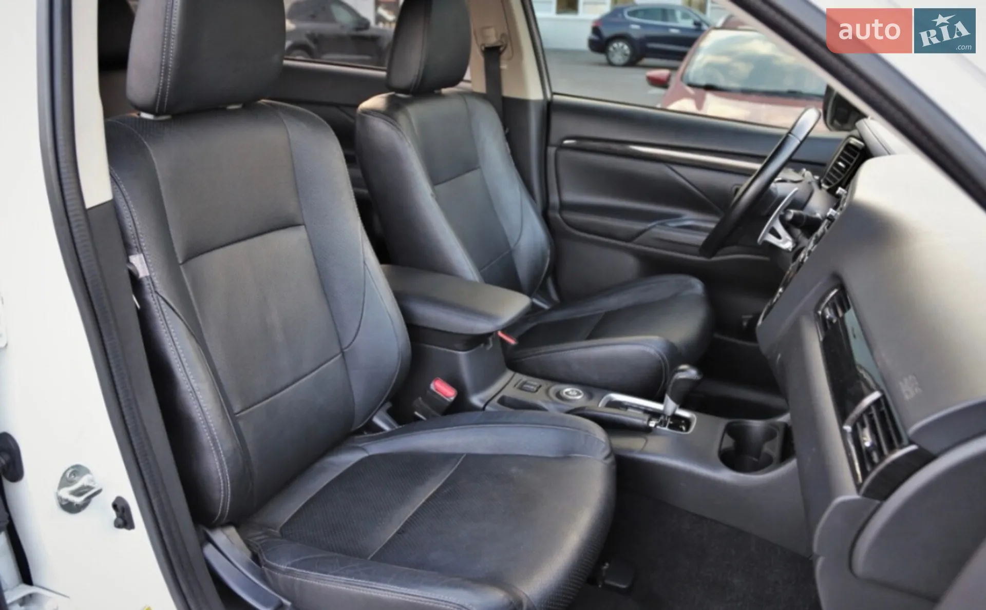 2016 Mitsubishi Outlander - мініатюра 19