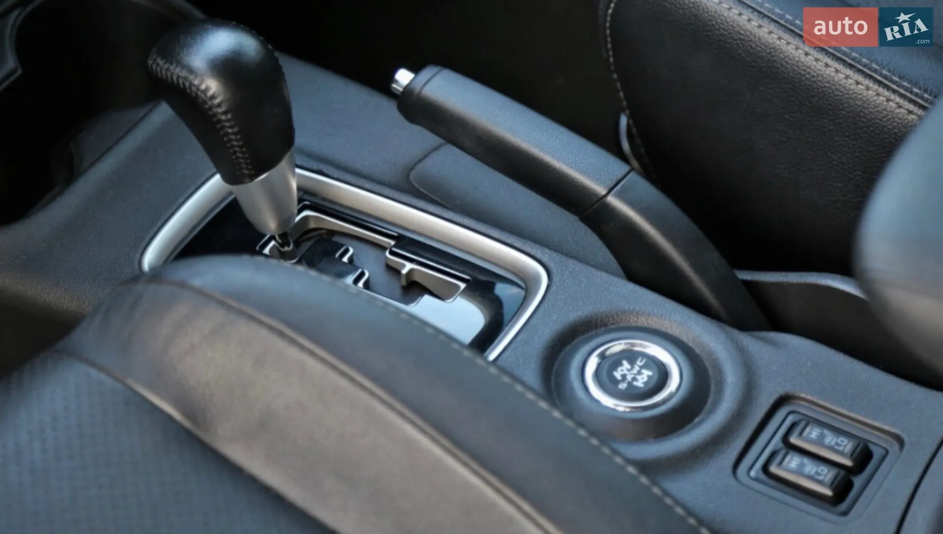 2016 Mitsubishi Outlander - мініатюра 16