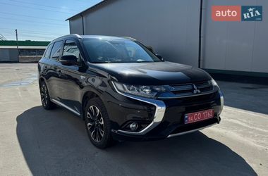 Внедорожник / Кроссовер Mitsubishi Outlander 2016 в Виннице