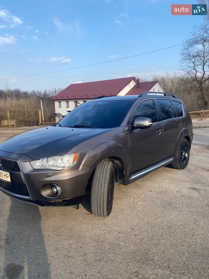 2010 Mitsubishi Outlander - мініатюра 11