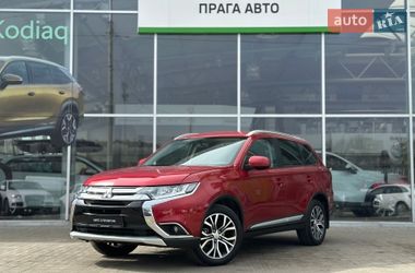 Внедорожник / Кроссовер Mitsubishi Outlander 2017 в Киеве