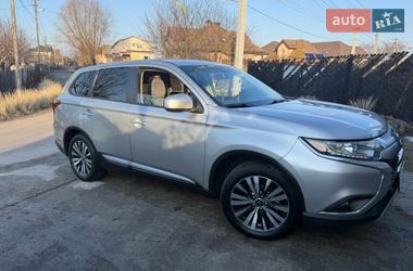 Позашляховик / Кросовер Mitsubishi Outlander 2019 в Борисполі