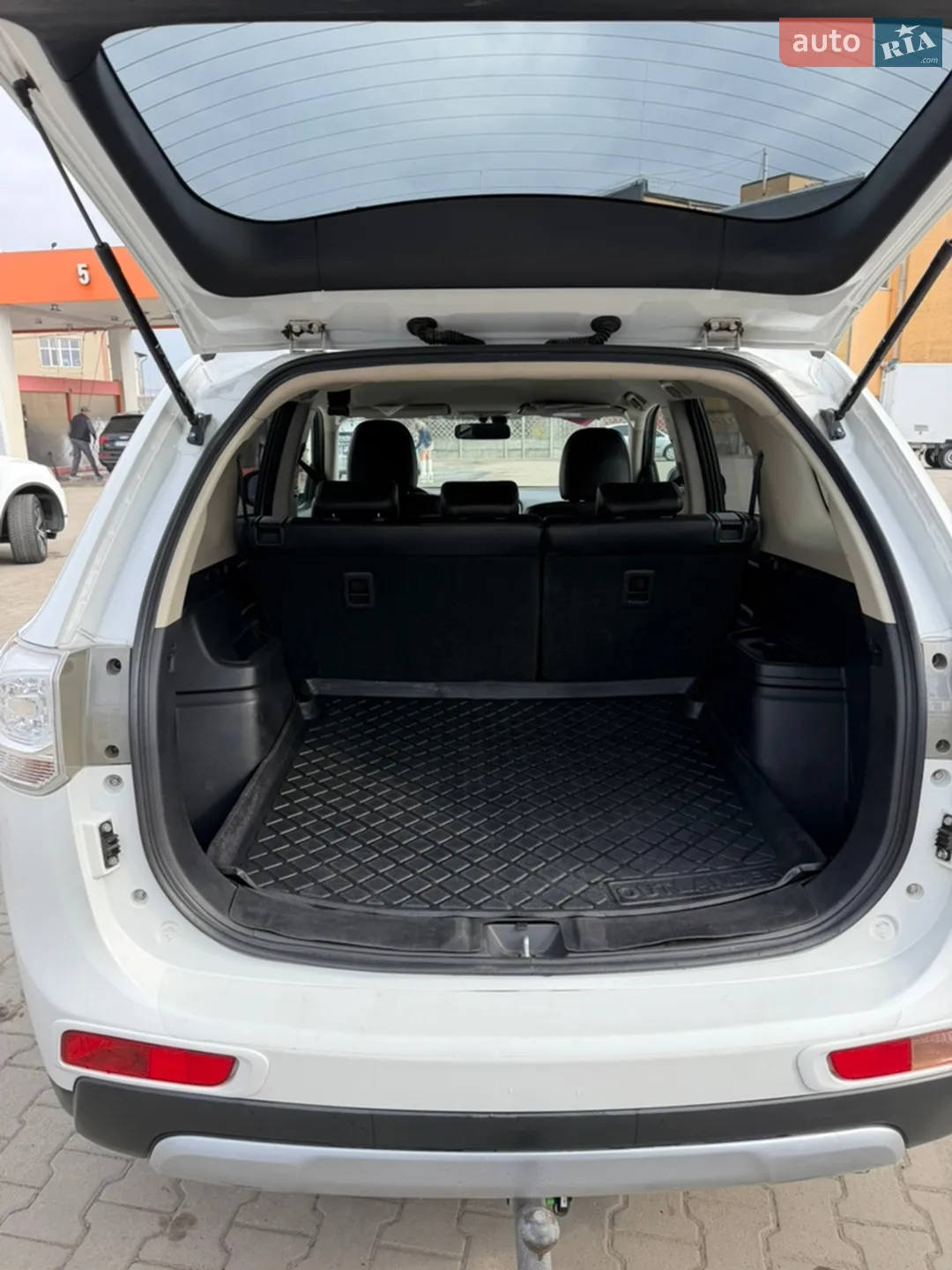 2014 Mitsubishi Outlander - мініатюра 14