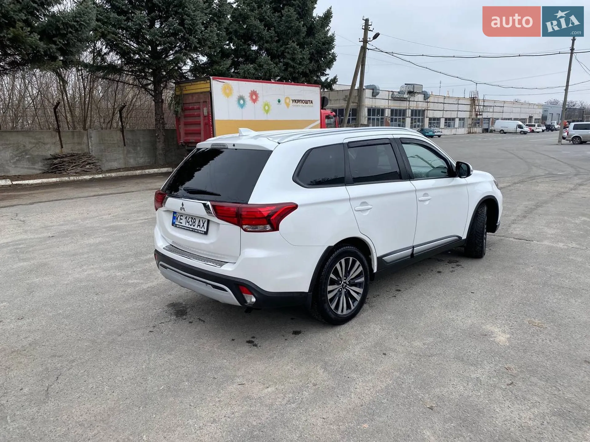 2020 Mitsubishi Outlander - мініатюра 3