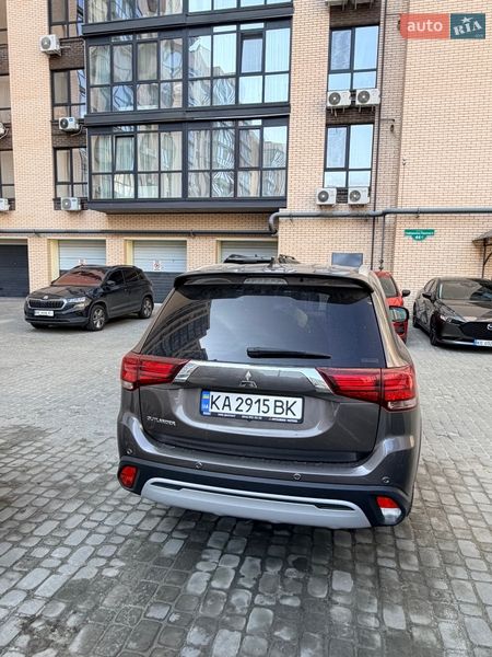 Mitsubishi Outlander 2020