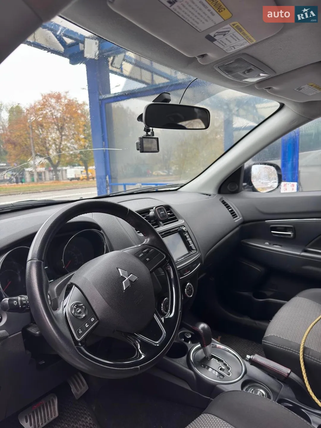 2017 Mitsubishi Outlander - мініатюра 4