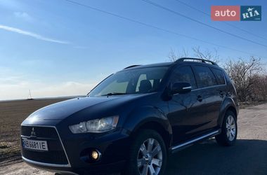 Внедорожник / Кроссовер Mitsubishi Outlander 2011 в Калиновке