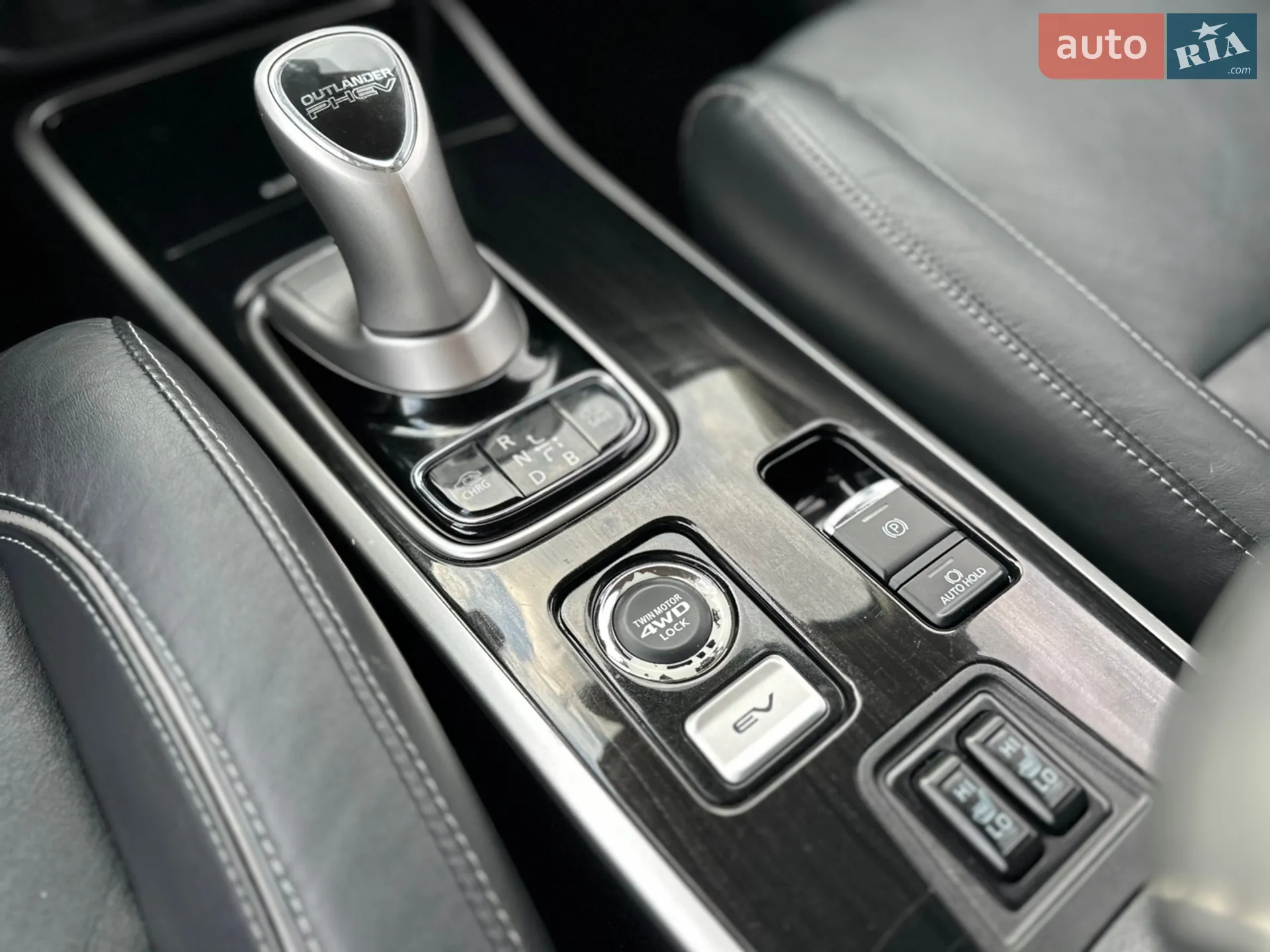 2018 Mitsubishi Outlander - мініатюра 32
