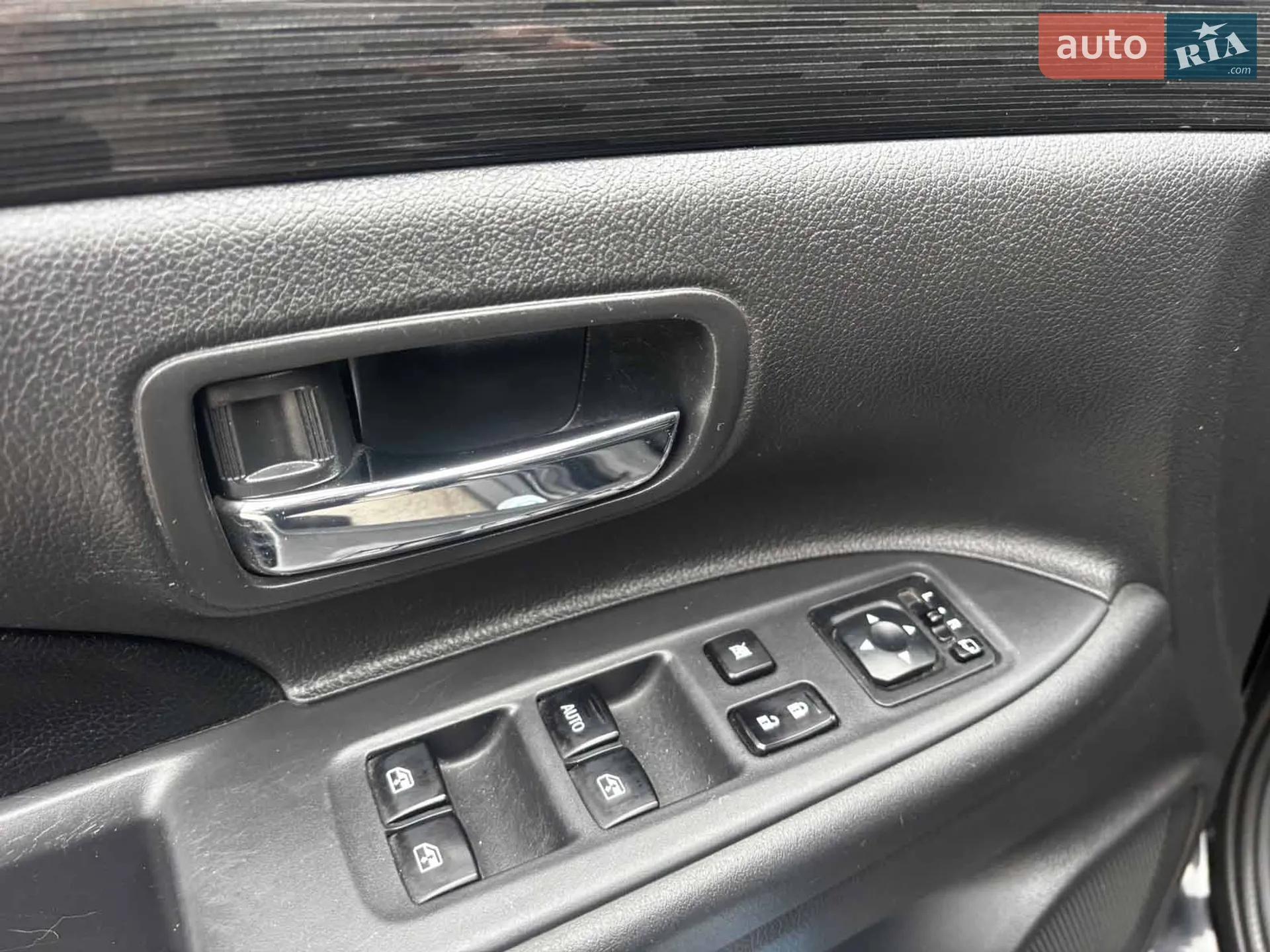 2015 Mitsubishi Outlander - мініатюра 20