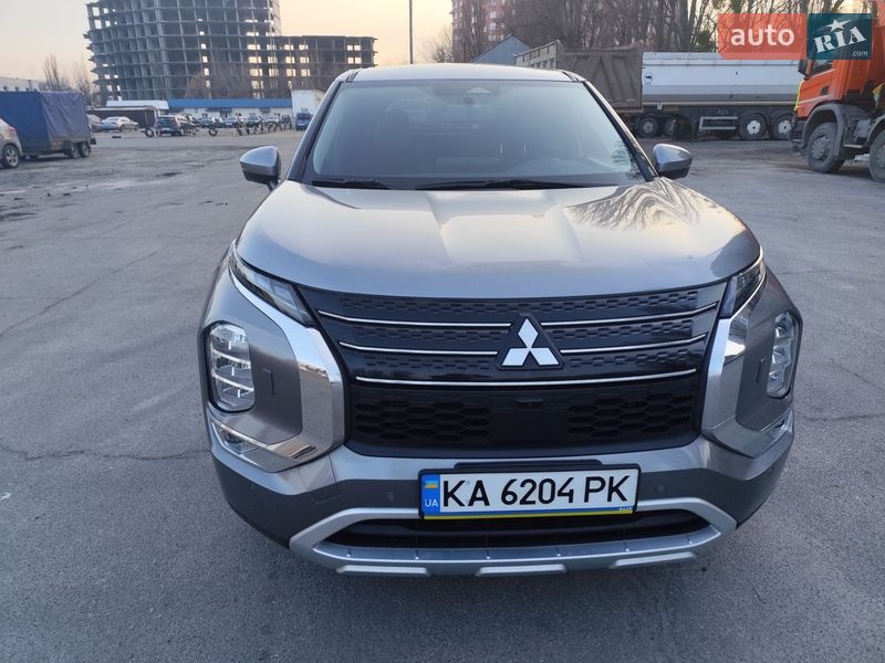 Mitsubishi Outlander 2021