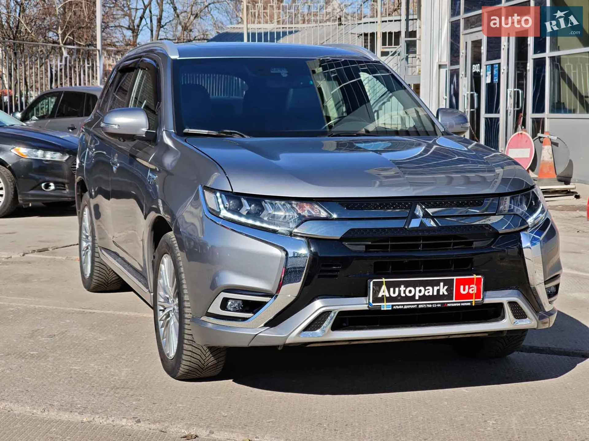 2021 Mitsubishi Outlander - мініатюра 3