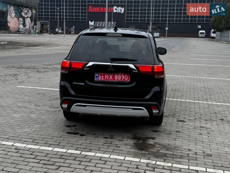 Внедорожник / Кроссовер Mitsubishi Outlander 2020 в Киверцах
