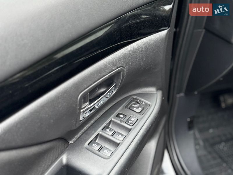 Внедорожник / Кроссовер Mitsubishi Outlander 2020 в Киверцах