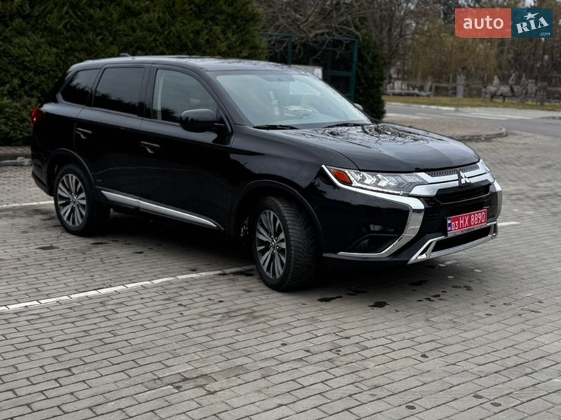 Внедорожник / Кроссовер Mitsubishi Outlander 2020 в Киверцах