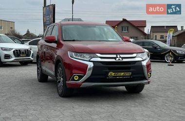 Позашляховик / Кросовер Mitsubishi Outlander 2015 в Івано-Франківську