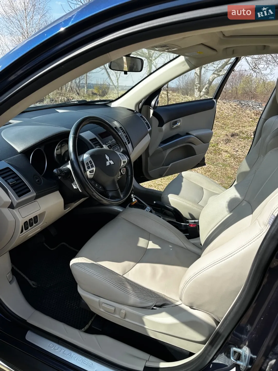 2010 Mitsubishi Outlander - мініатюра 13
