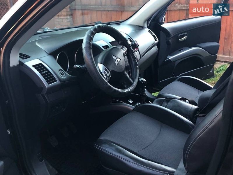 Внедорожник / Кроссовер Mitsubishi Outlander 2009 в Львове