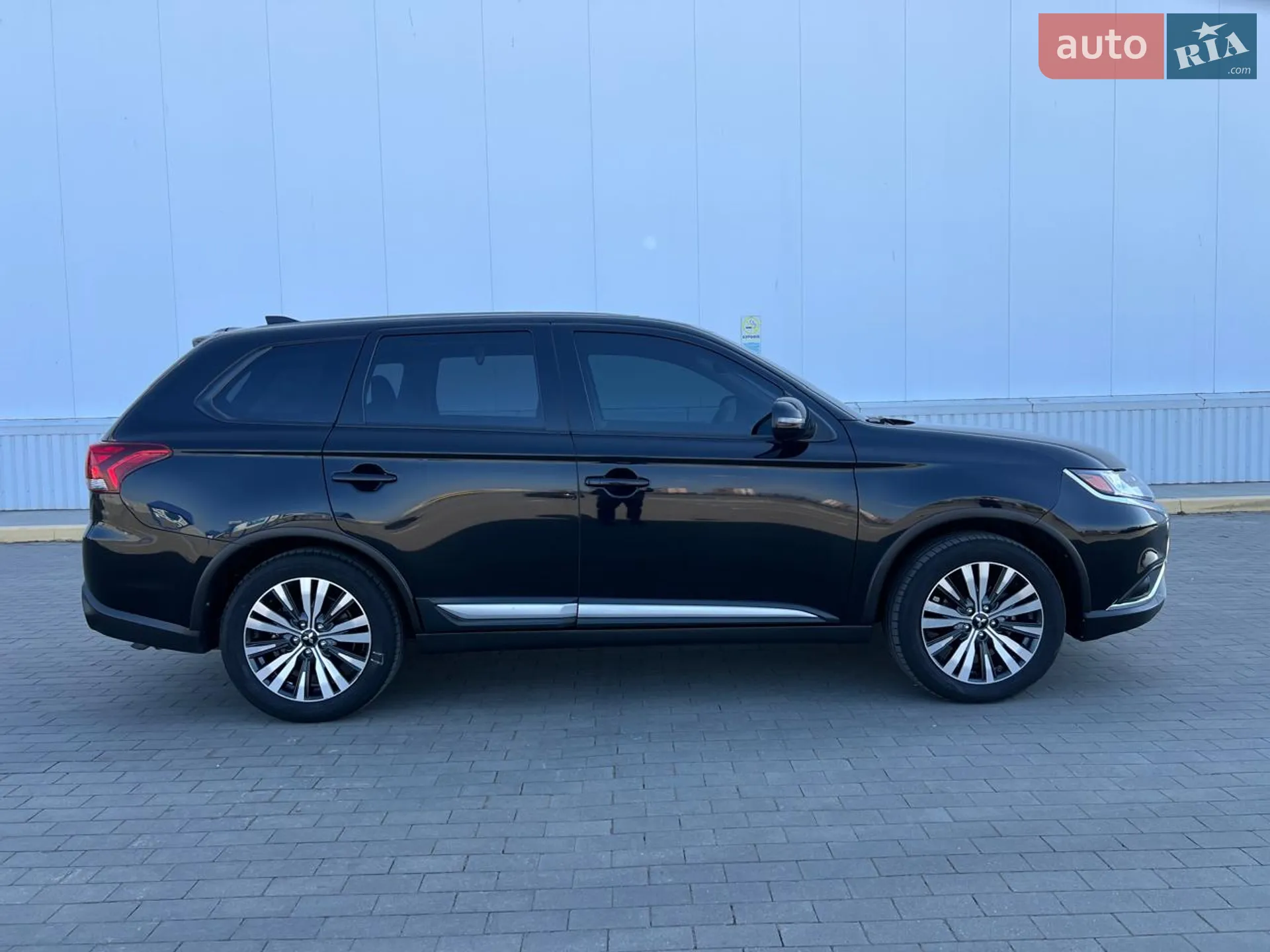2019 Mitsubishi Outlander - мініатюра 8