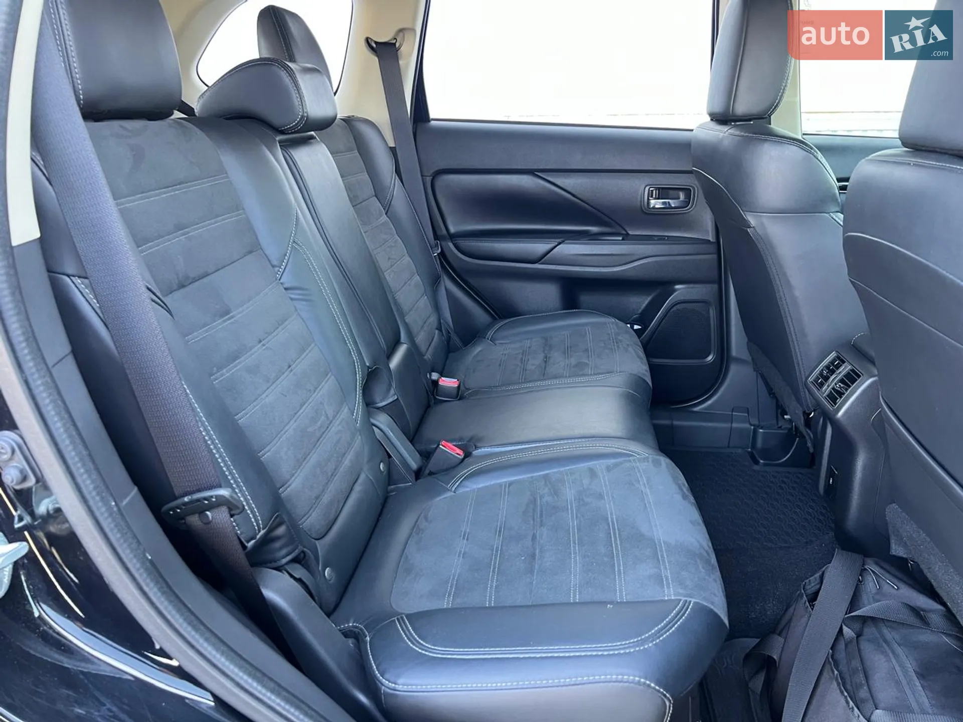 2019 Mitsubishi Outlander - мініатюра 32
