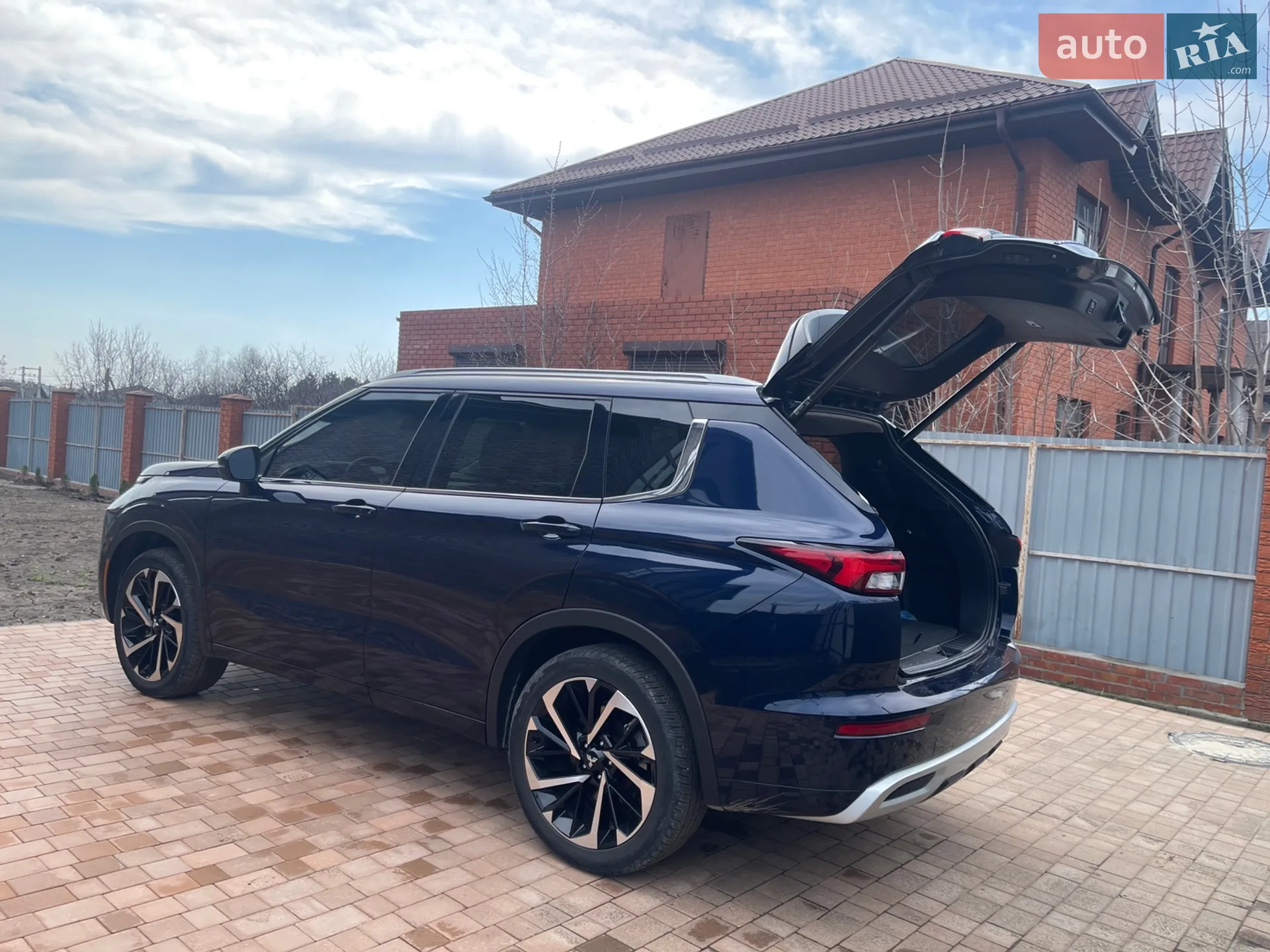 2021 Mitsubishi Outlander - мініатюра 4