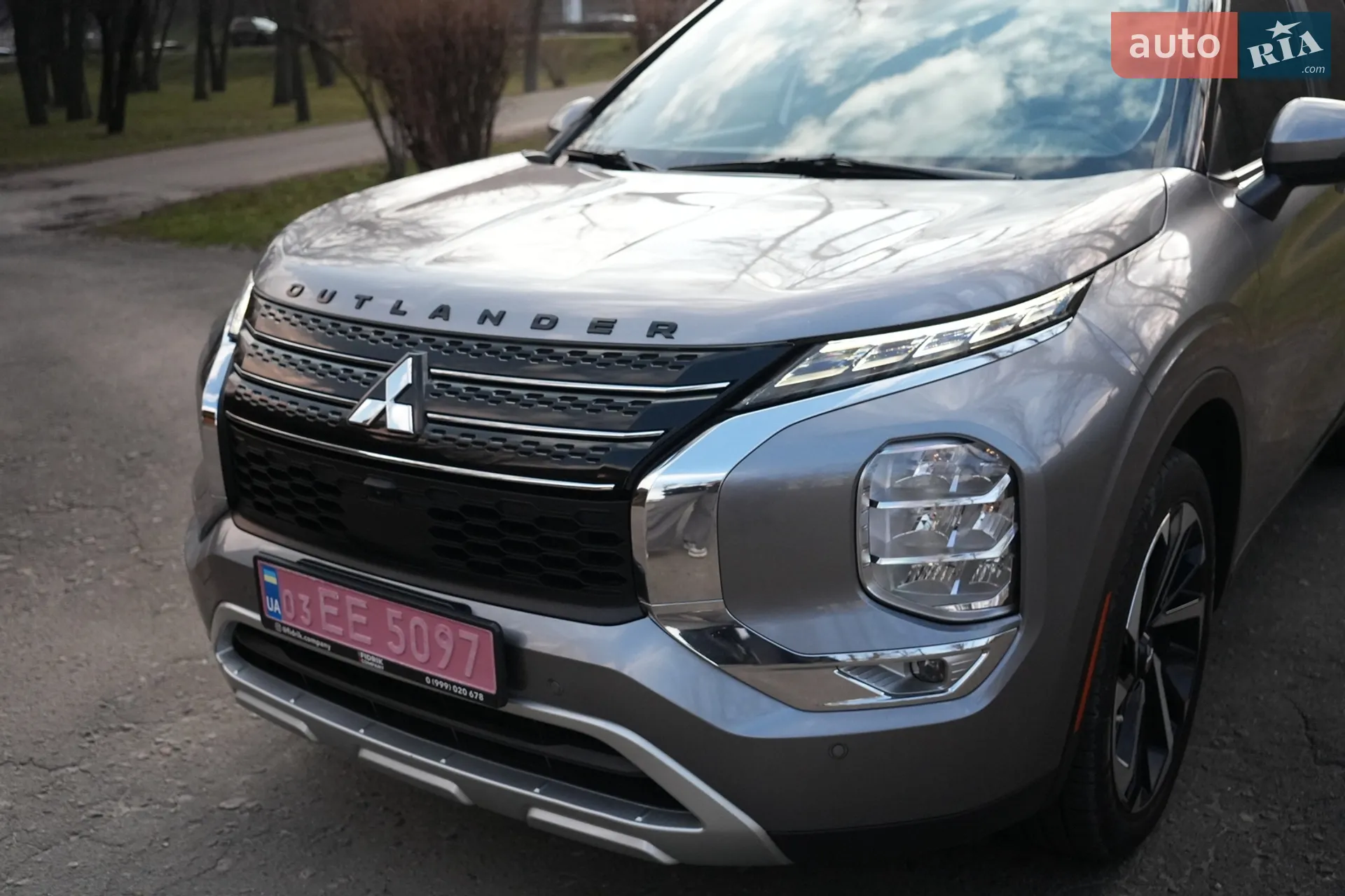 2021 Mitsubishi Outlander - мініатюра 2