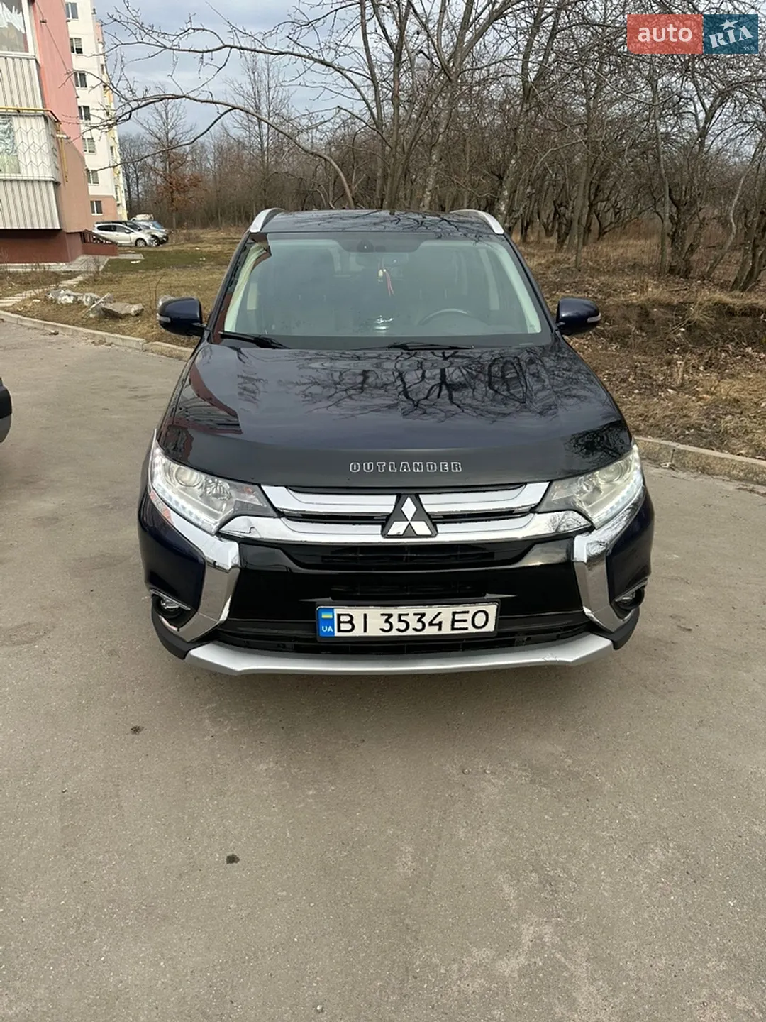 2017 Mitsubishi Outlander - фото 1