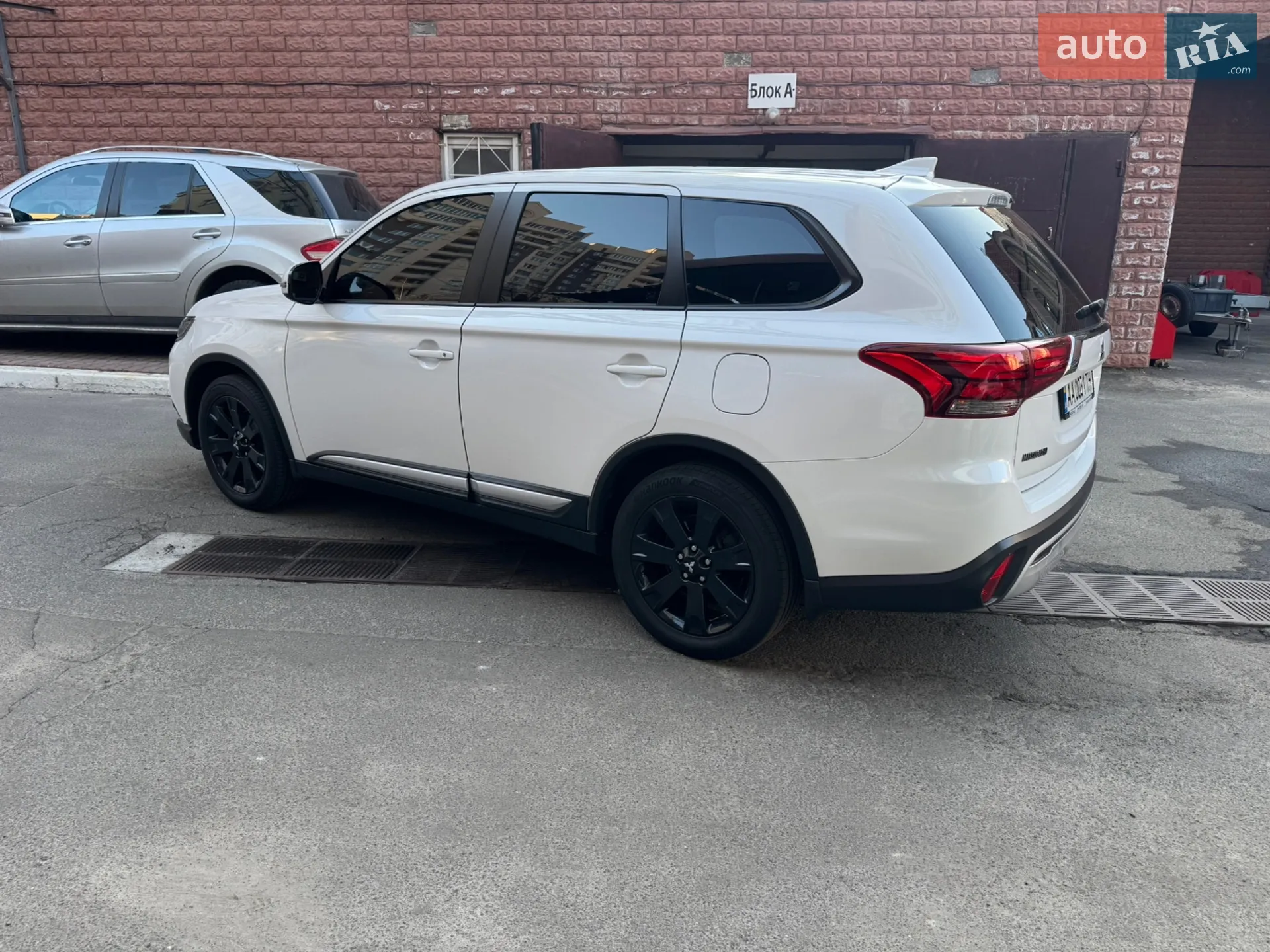 2019 Mitsubishi Outlander - мініатюра 3