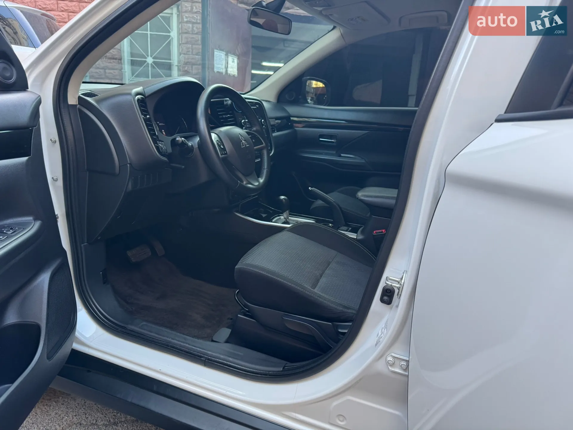 2019 Mitsubishi Outlander - мініатюра 18