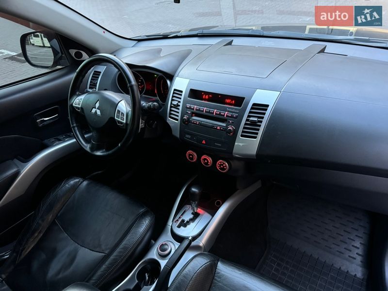 Внедорожник / Кроссовер Mitsubishi Outlander 2008 в Киеве
