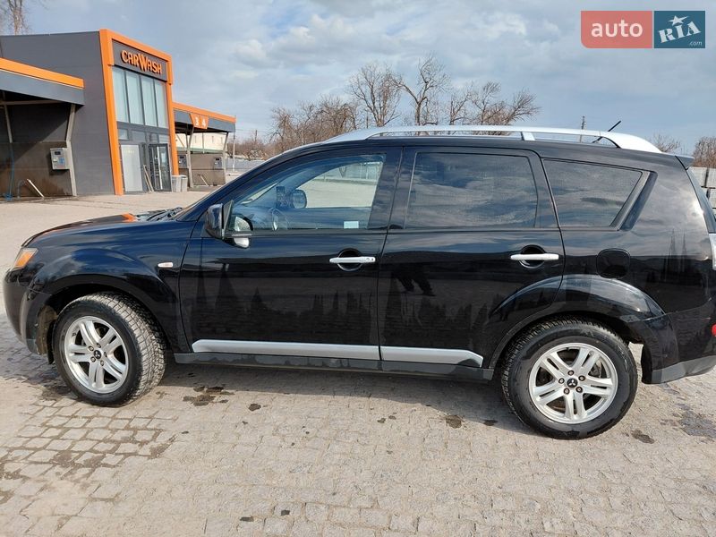 Внедорожник / Кроссовер Mitsubishi Outlander 2008 в Кельменцах