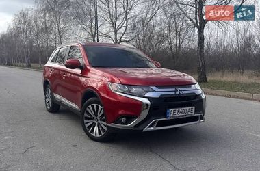 Внедорожник / Кроссовер Mitsubishi Outlander 2018 в Запорожье
