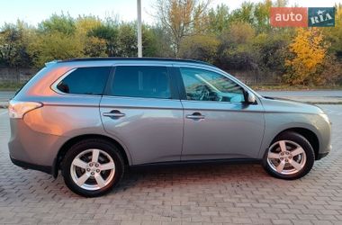 Позашляховик / Кросовер Mitsubishi Outlander 2013 в Львові