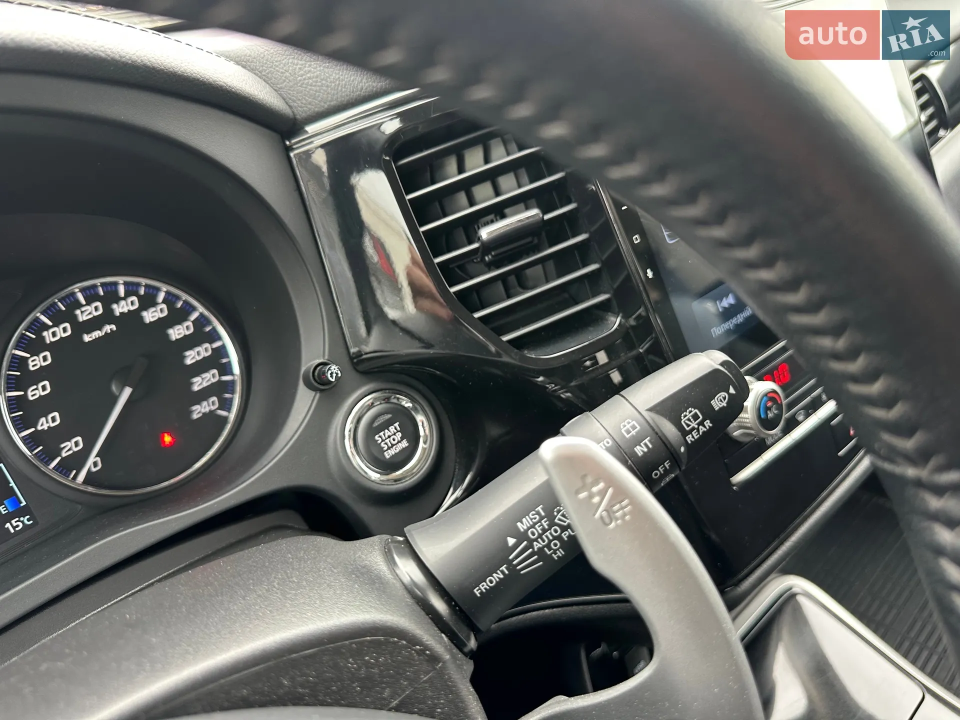 2022 Mitsubishi Outlander - мініатюра 22