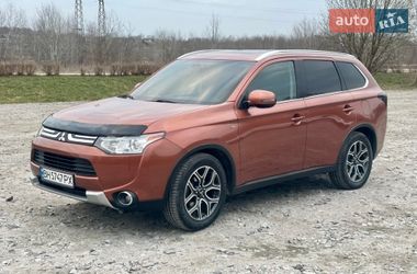 Позашляховик / Кросовер Mitsubishi Outlander 2014 в Бучі
