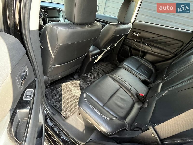 Внедорожник / Кроссовер Mitsubishi Outlander 2017 в Белой Церкви