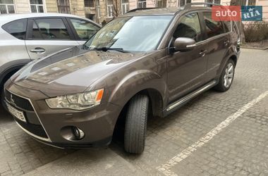 Внедорожник / Кроссовер Mitsubishi Outlander 2011 в Львове