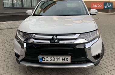 Внедорожник / Кроссовер Mitsubishi Outlander 2015 в Львове